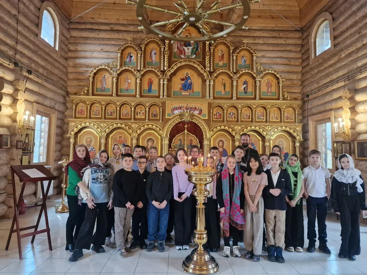 Экскурсия в храме для школьников